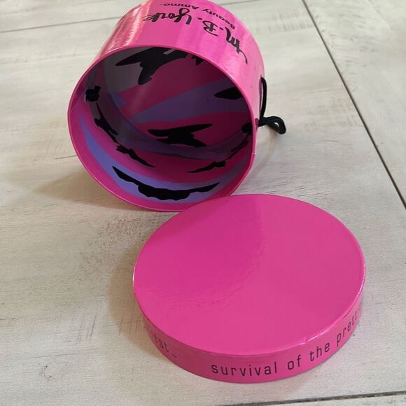 Miniature Pink Hat Box - Picture 3 of 4